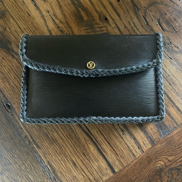 LOUIS VUITTON-LEATHER AND VODKA CUSTOM  CLUTCH - Picture 2 of 12